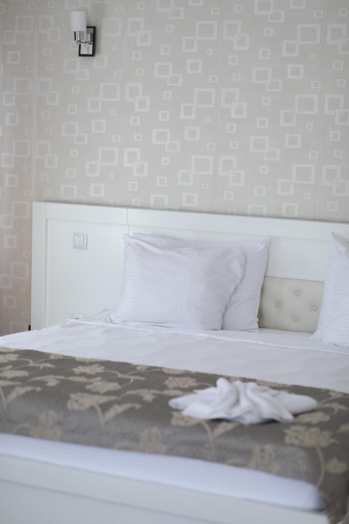 Bruti Hotel プリズレン エクステリア 写真