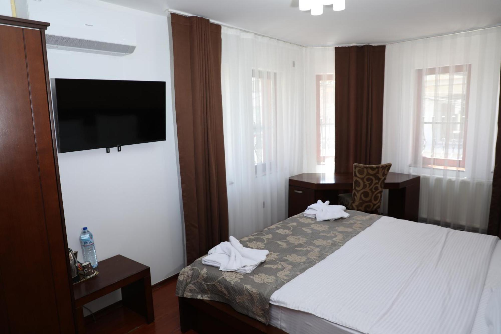 Bruti Hotel プリズレン エクステリア 写真