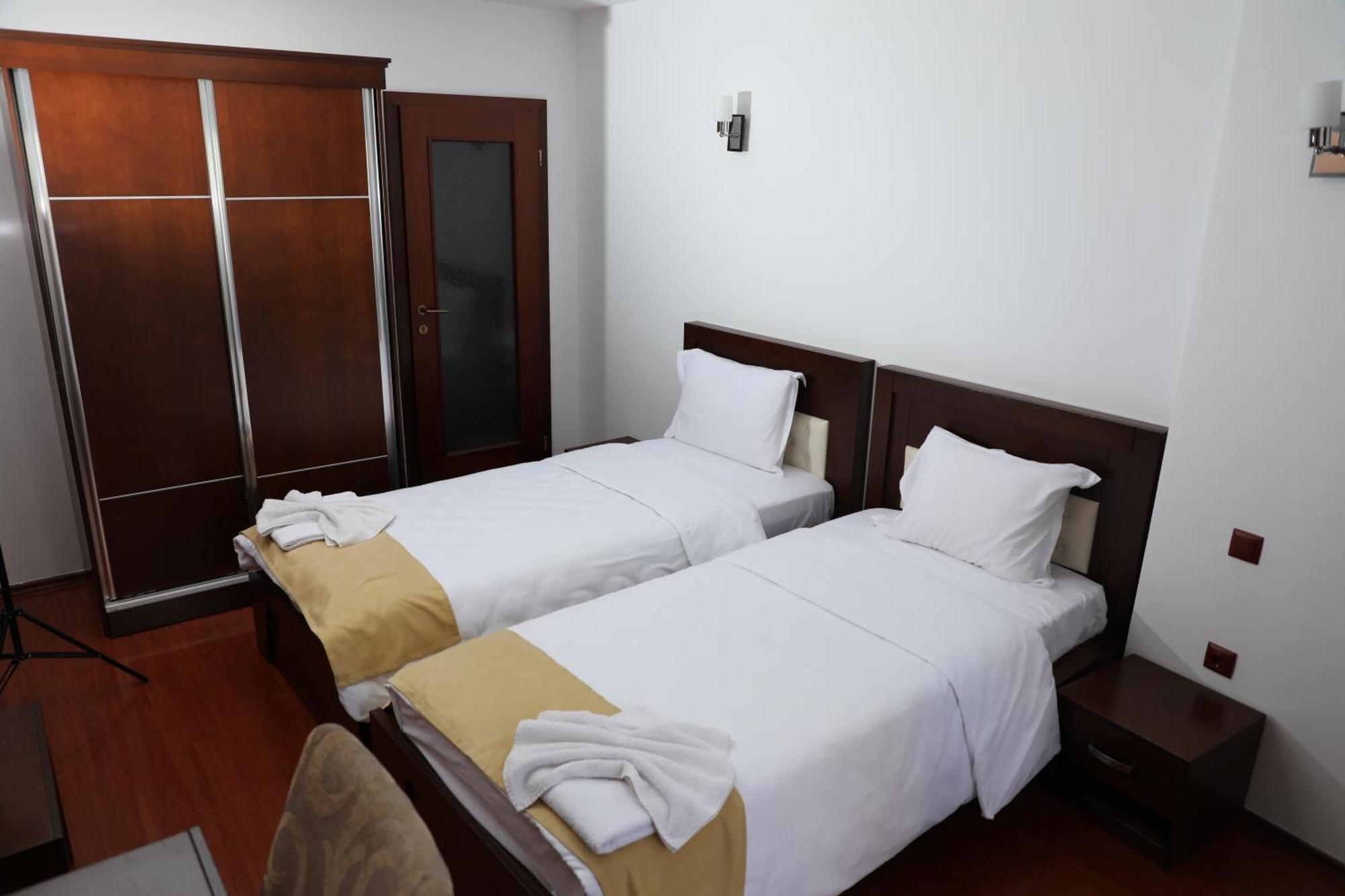 Bruti Hotel プリズレン エクステリア 写真