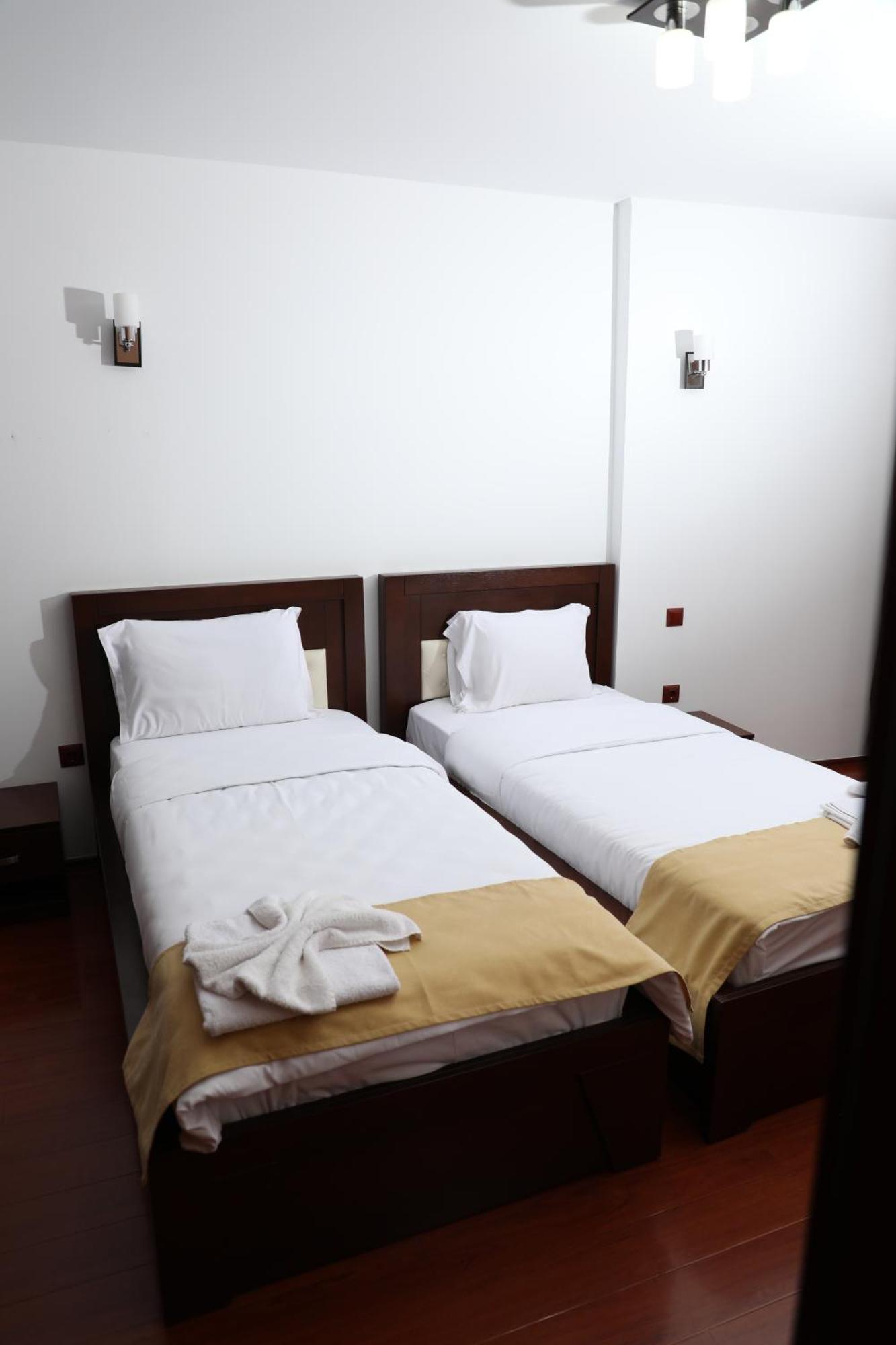 Bruti Hotel プリズレン エクステリア 写真