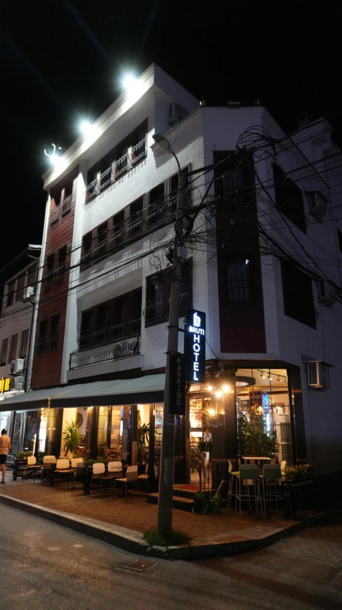 Bruti Hotel プリズレン エクステリア 写真